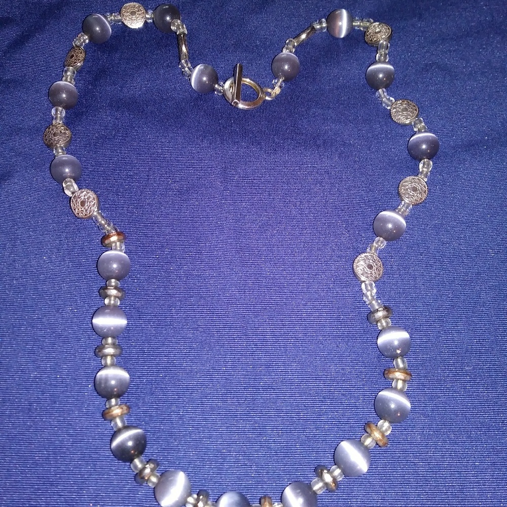 11" Silver/Grey Cat Eye and Silver Necklace